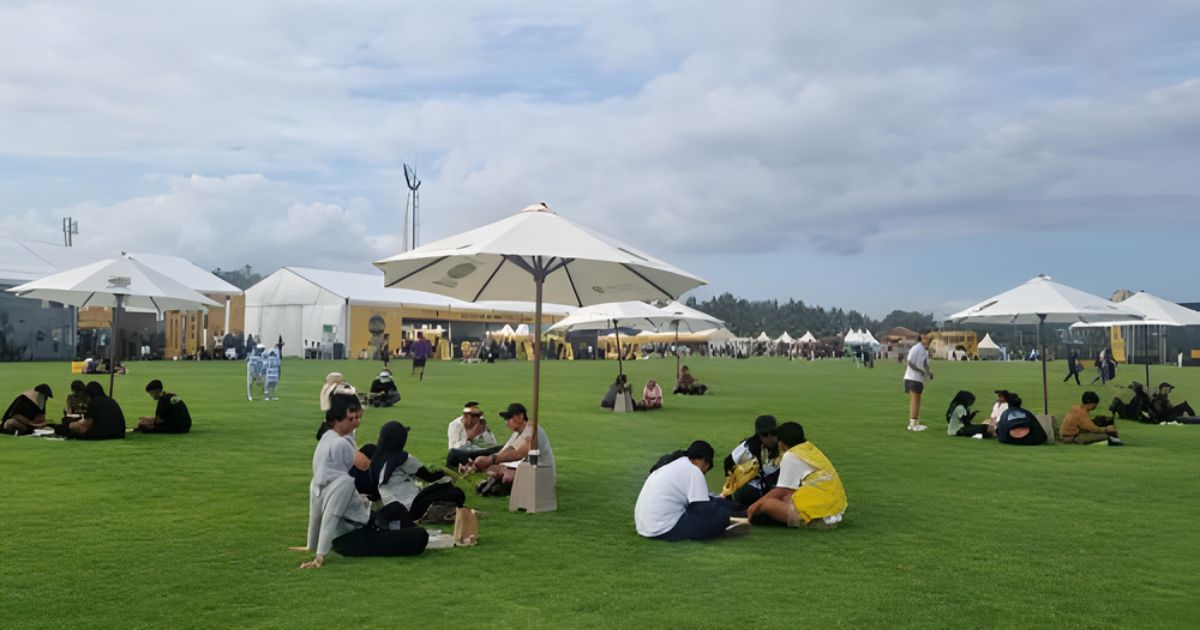 Mempersiapkan Race Village