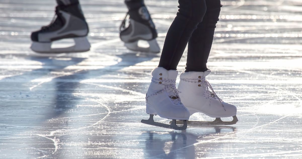 Olahraga Musim Dingin Ice Skating