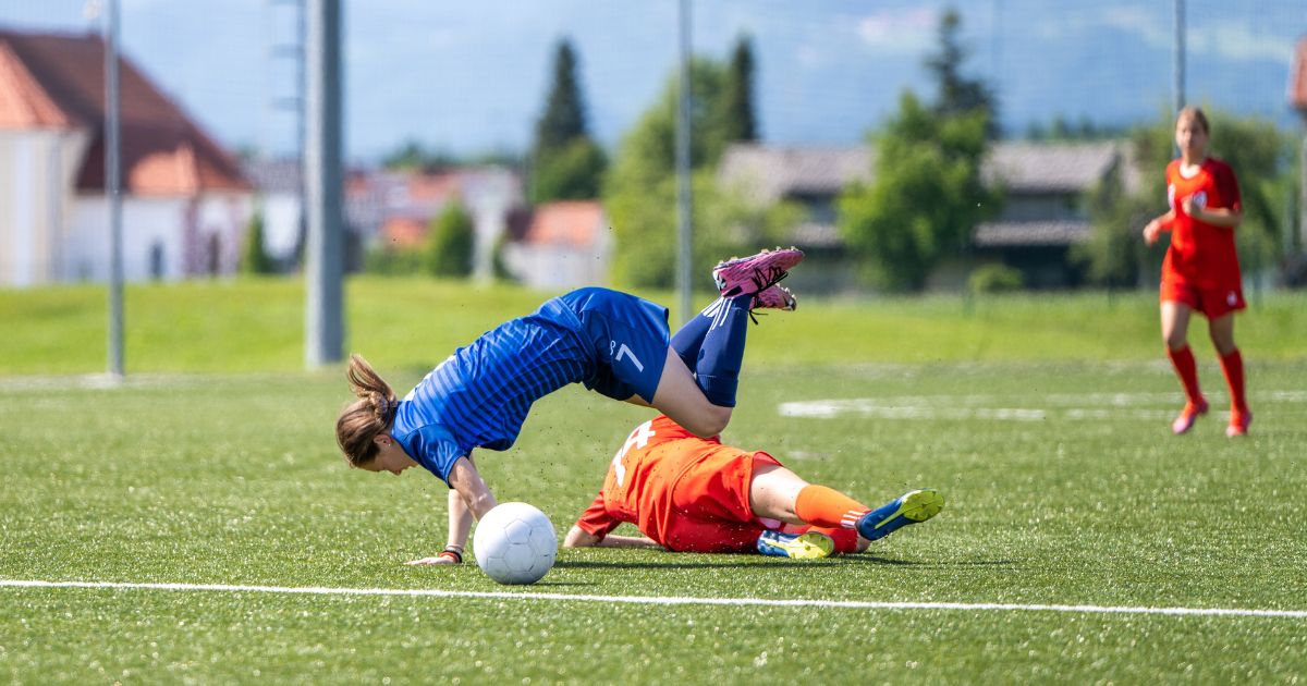 Istilah dalam Sepak Bola Tackle