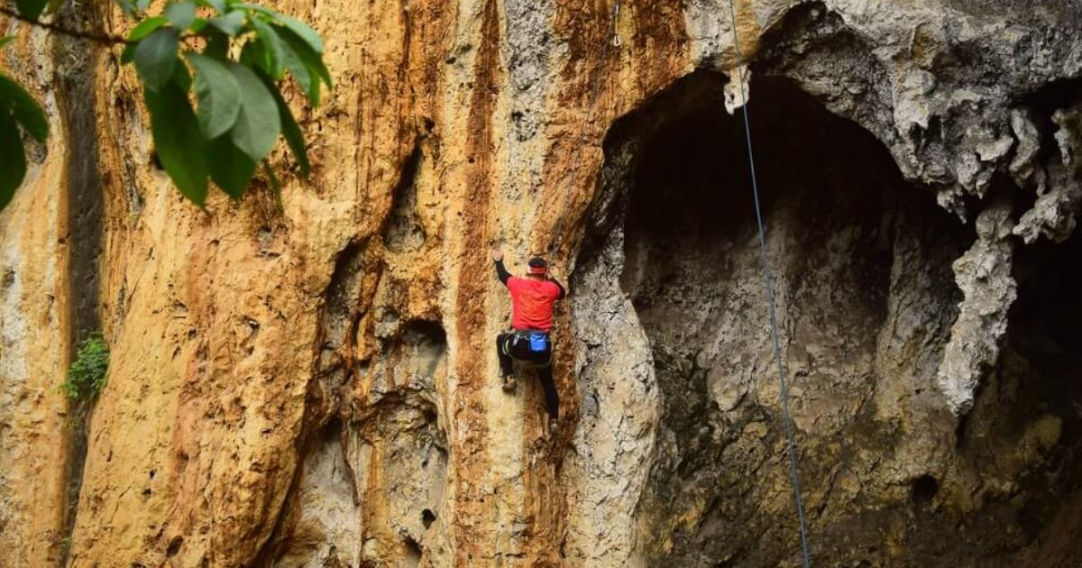 Tempat Panjat Tebing di Indonesia